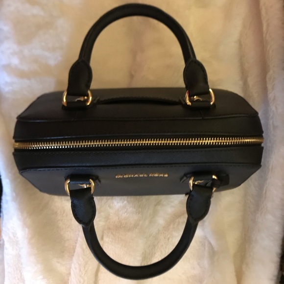 Edgy messenger bag🖤 - Picture 4 of 5